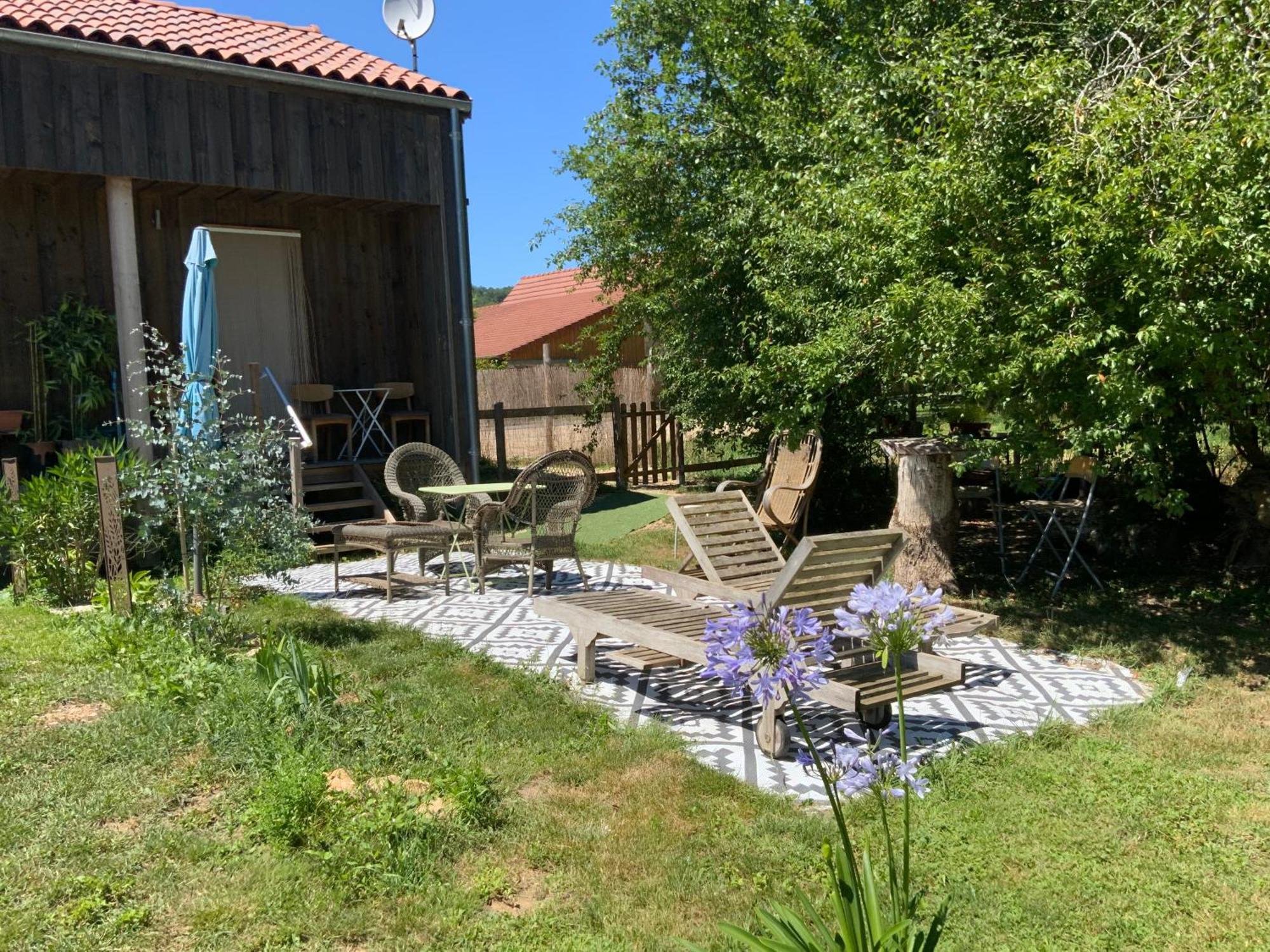 Gite Wildflower Lane Valojoulx Esterno foto