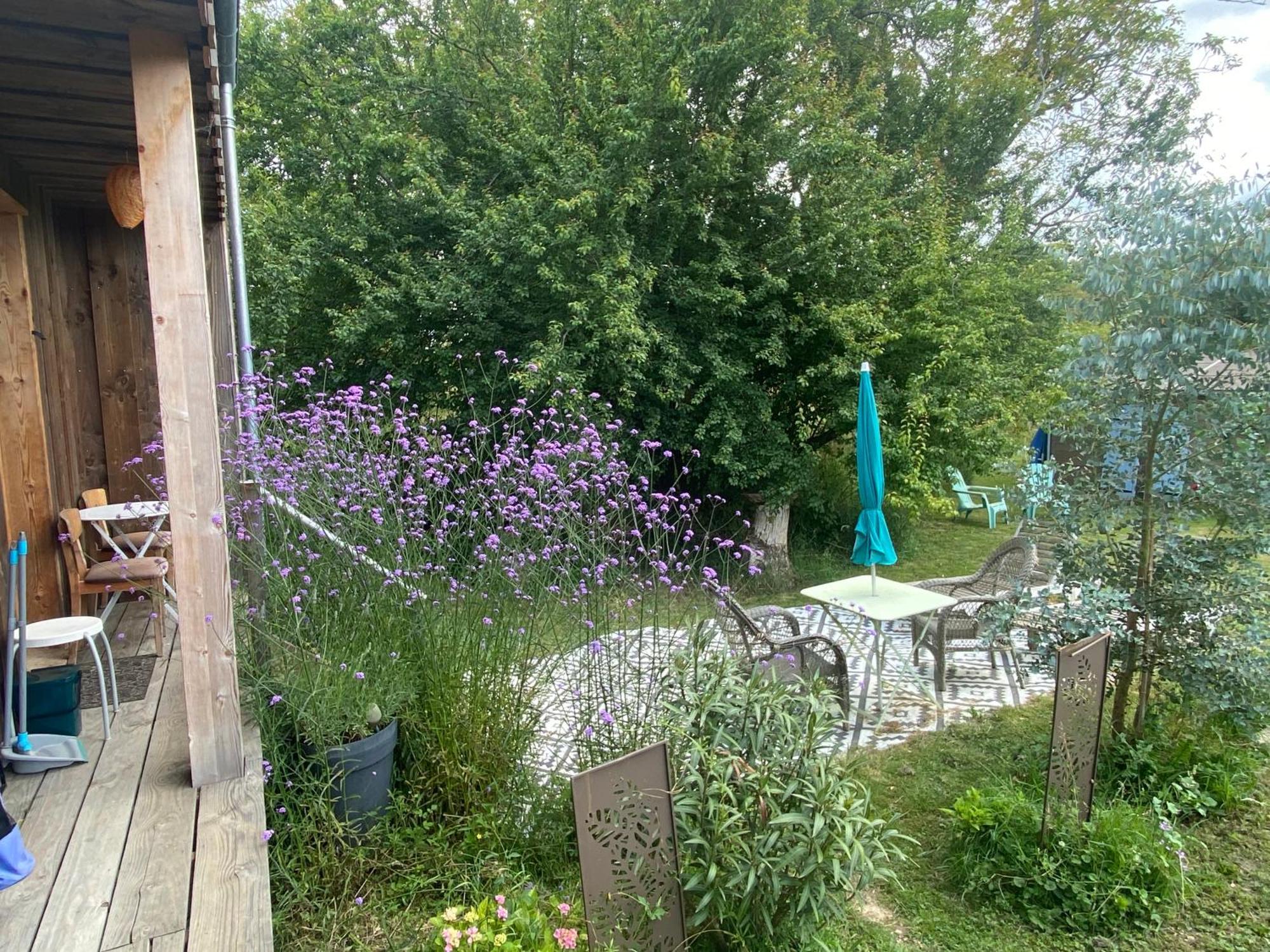 Gite Wildflower Lane Valojoulx Esterno foto
